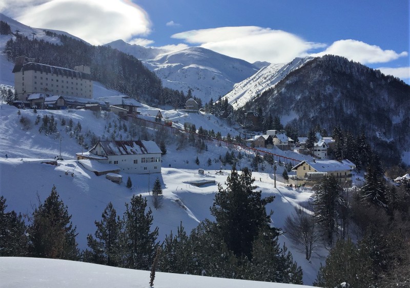 Zbardhet Brezovica nga Bora