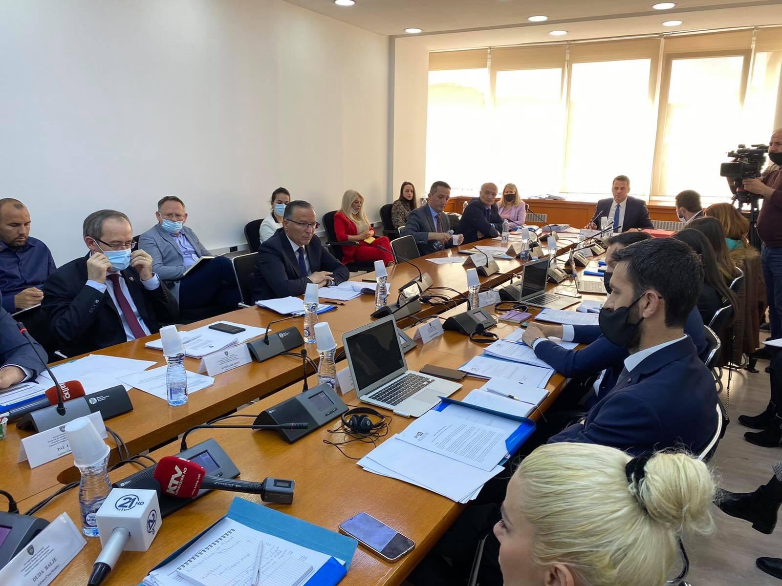 Kryetari i Bordit, Sali Bashota e pranon se dhëndri i punoi në RTK