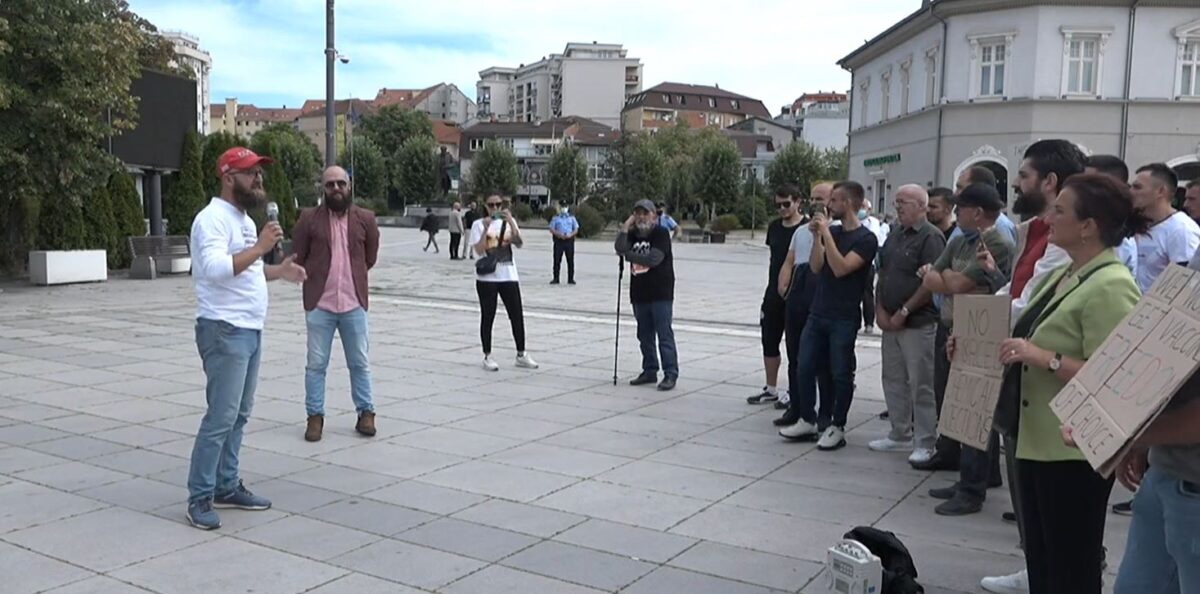 Në Prishtinë protestohet kundër vaksinimit të detyrueshëm ndaj COVID-19