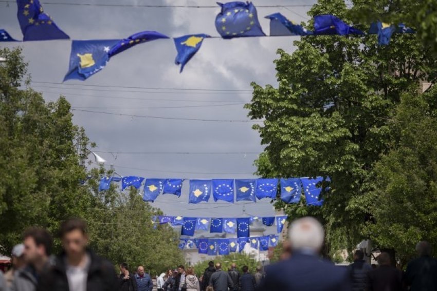 Mungesa e njohjeve, ekspertët thonë se diplomacia kosovare ka dështuar