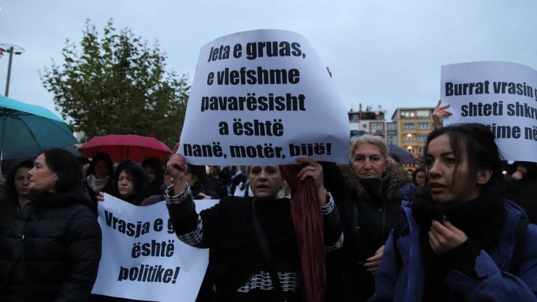 Në Prishtinë nis protesta kundër vrasjes së grave