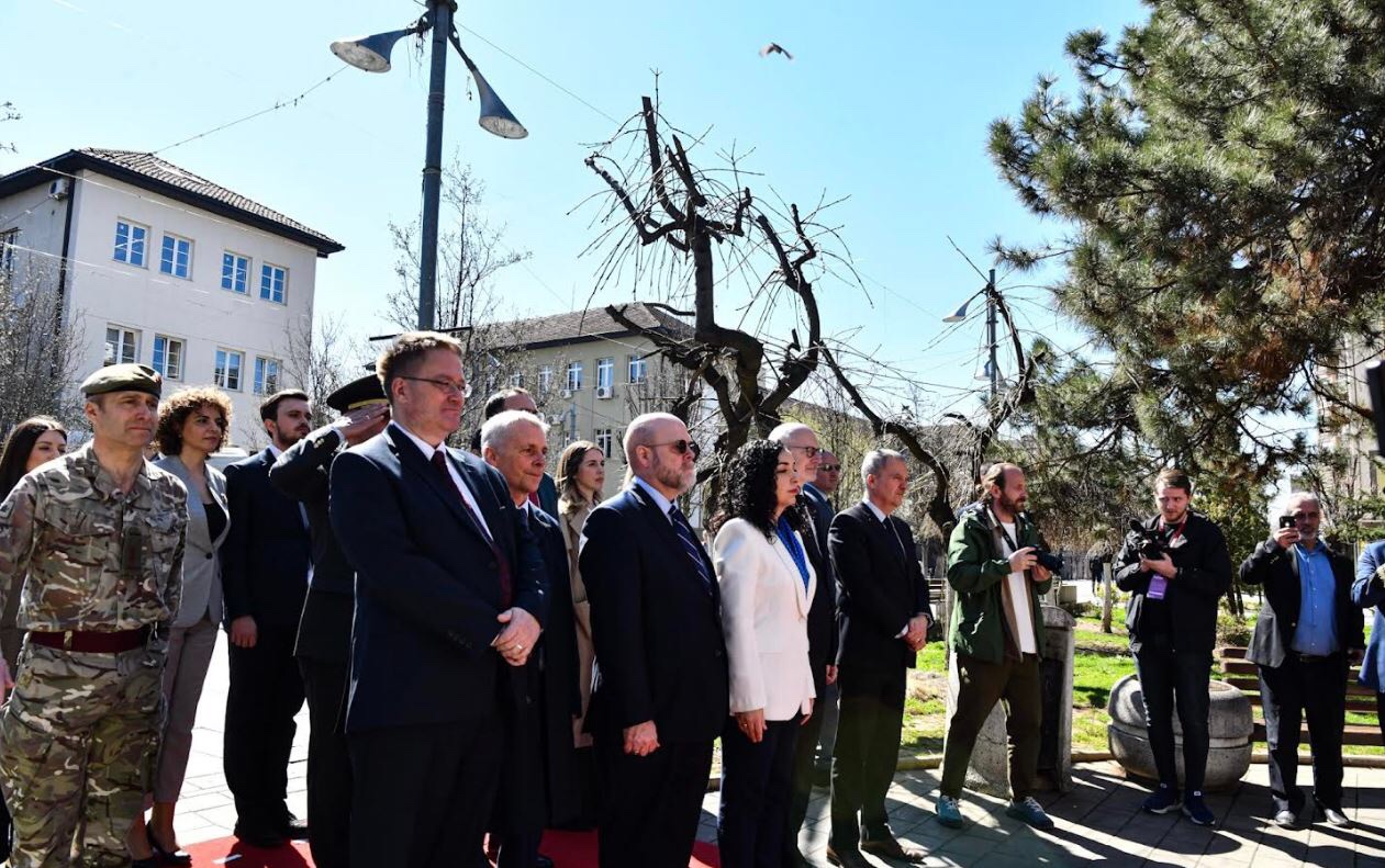 Presidentja Osmani: 24 Marsi është dita e kthesës, shpresës, NATO-ja parandaloi shfarosjen e popullit të Kosovës