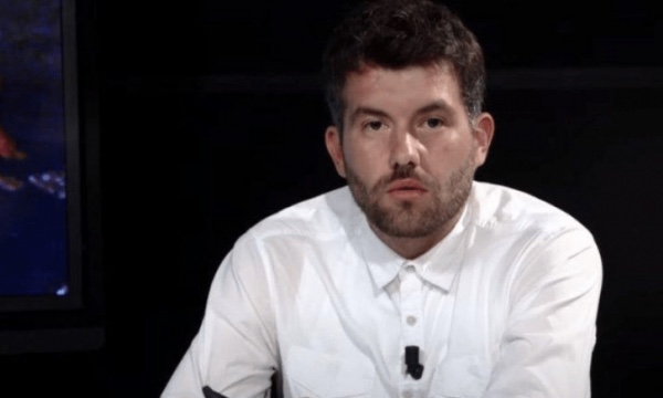 Rron Gjinovci, ambasadorit amerikan: A po mendoni se hajmë bari a?