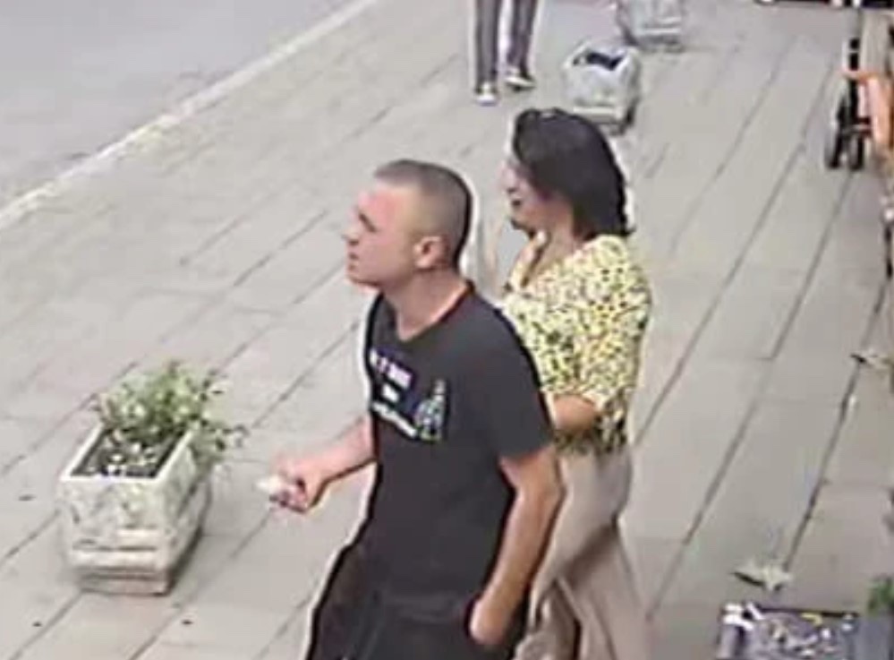 Nëse shihni këta dy persona, telefononi menjëherë policinë