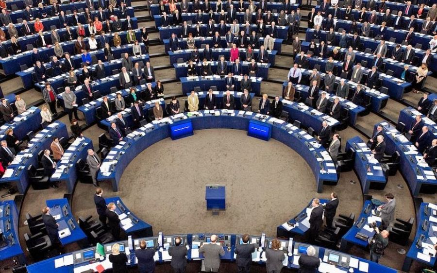 Parlamenti Evropian miraton rezolutë, kërkohet sërish heqja e masave ndaj Kosovës