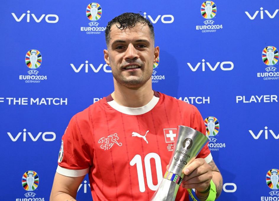 Mediumi italian: Xhaka nuk i la lojtarët tanë ta prekin topin