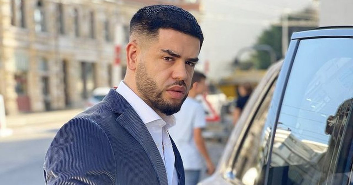 Iu ndalua të udhëtonte në SHBA si shkak i urdhër-arrestit nga Kosova, reagon Noizy
