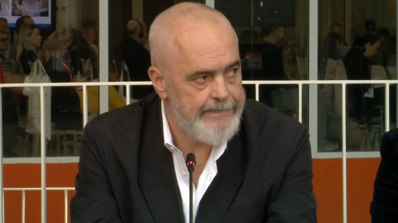 Edi Rama jep lajmin e hidhur për përdoruesit e Tik Tok-ut në Shqipëri