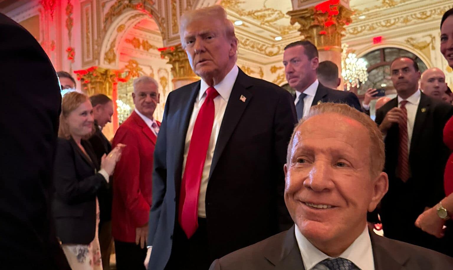 Pacolli publikon pamjet, ishte në festën e fitores së Trumpit