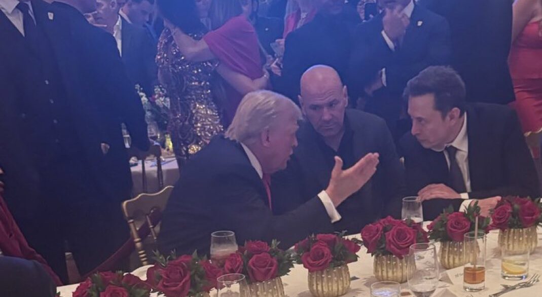 “E ardhmja do të jetë e zjarrtë”, Musk publikon foto me Trumpin