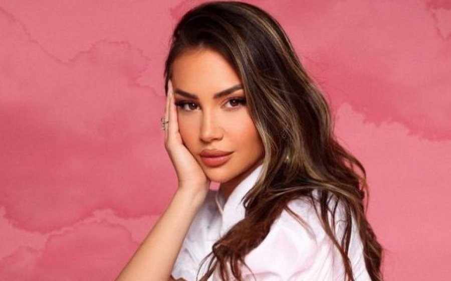 Kiara Tito: Dashuria juaj është superfuqia më e madhe!