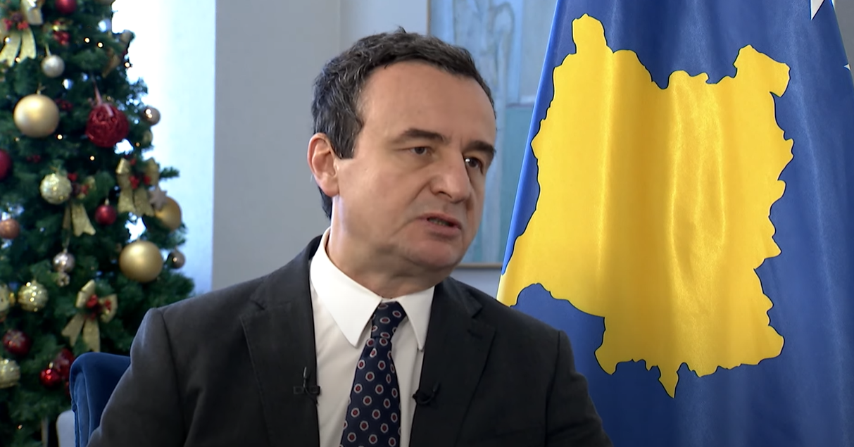 Mbrojtje e aferave, sulme ndaj Prokurorisë dhe mediave – Intervista e Kurtit në televizionin publik