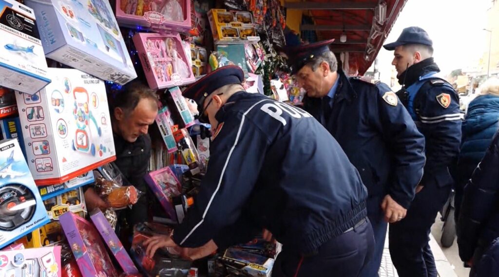 Policia shqiptare aksion për fishekzjarret