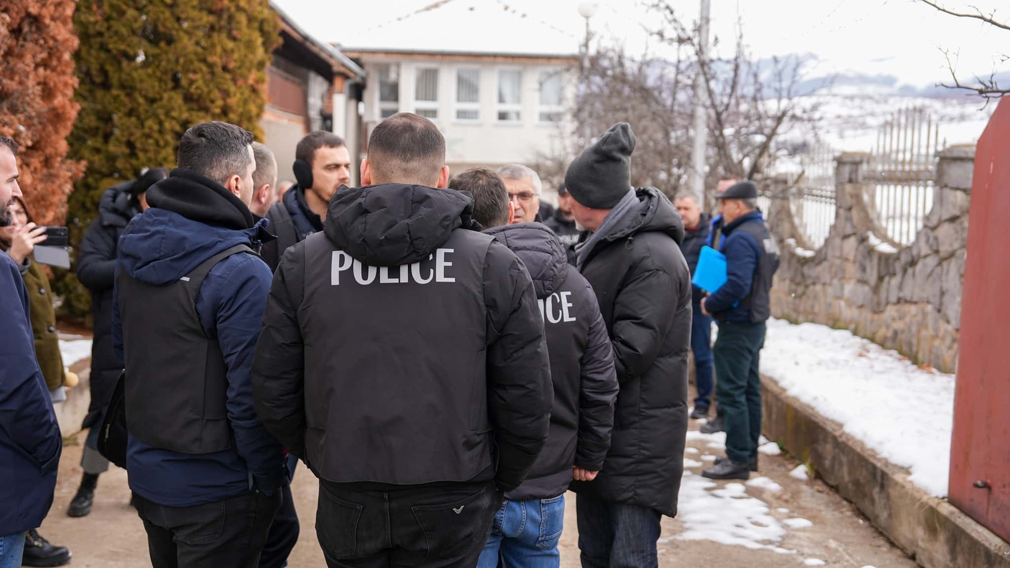 Moskoordinimi për mbylljen e strukturave paralele – si reaguan ambasadat dhe Bashkimi Evropian?