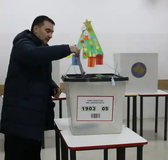 Në Kosovë po zhvillohen zgjedhjet parlamentare