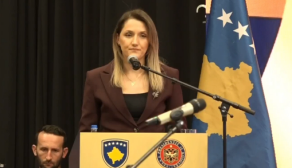 Dekorohet familja Jashari, Besarta: Mos pranoni kurrë përçarje, jemi një – Zoti e bekoftë kombin tonë