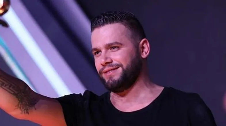 Flori Mumajesi ka gati këngët e reja