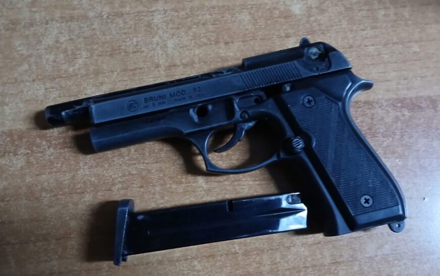 Ferizaj: 16-vjeçari kapet me armë zjarri jofunksionale, policia nis procedurat ligjore