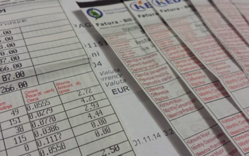 Qytetarët protestojnë: Çmimet e rrymës sjellin një shtrënjtim të papërballueshëm