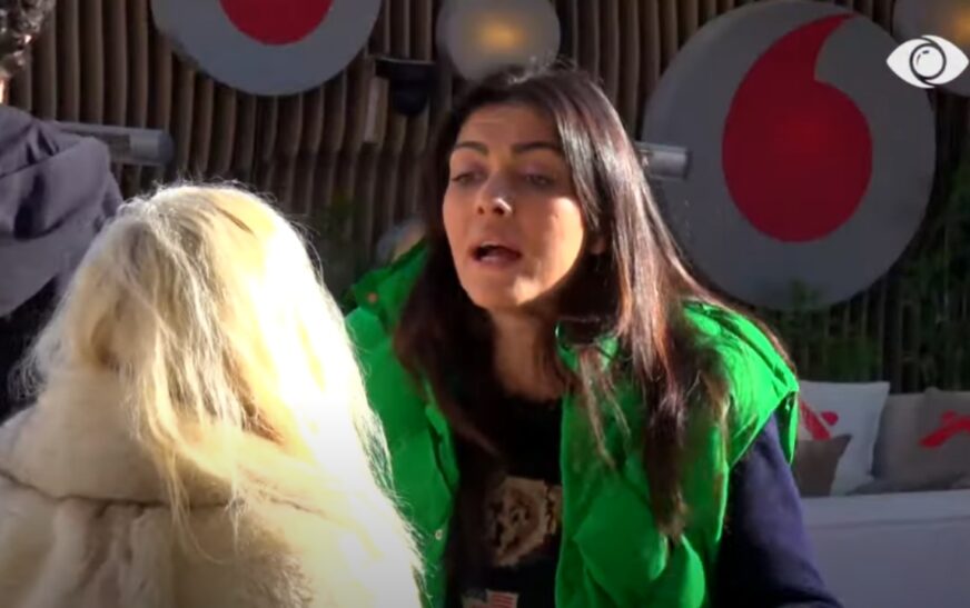 “O rrugaçe, mëso me kë flet”/ Agravon debati mes Livias dhe Danjës: E ke treguar kokën edhe ti…