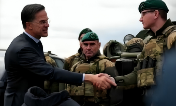 Rutte njoftohet nga komandanti i KFOR-it rreth situatës së sigurisë në Kosovë