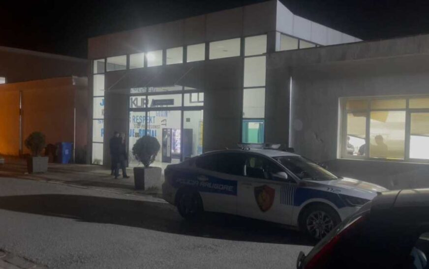 Po kalonte vijat e bardha, vetura godet 15-vjeçaren në Berat
