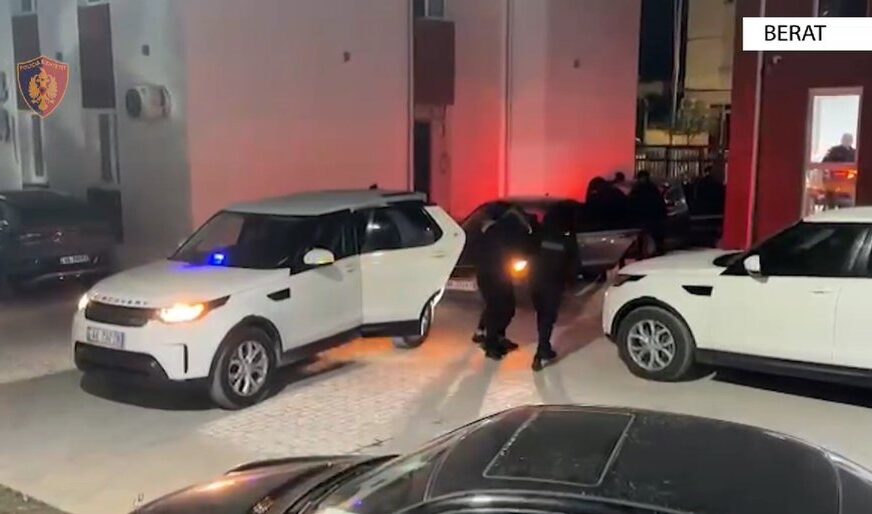Ngjarje e rëndë në Berat, i riu plagos me thikë 85-vjeçarin