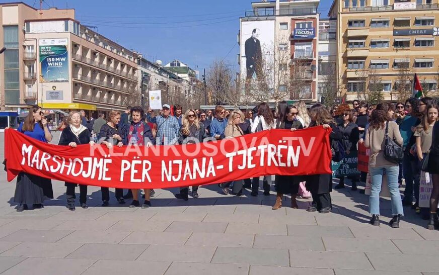 “Marshojmë për njëra-tjetrën”, nis nga sheshi “Zahir Pajaziti” marshi për 8 Mars