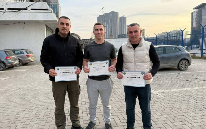 Triumf në ‘Kupën Adem Jashari’ – Policia e Kosovës shkëlqen në garat e shenjtarisë!