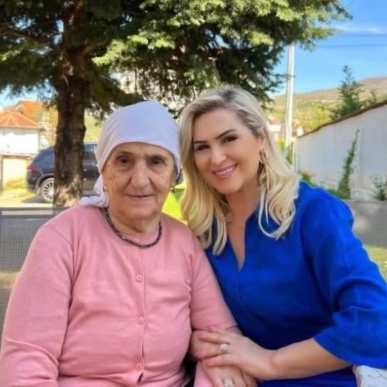 I vdiq nëna para disa kohësh, Shyhrete Behluli vjen me një urim emocionues për 8 Mars