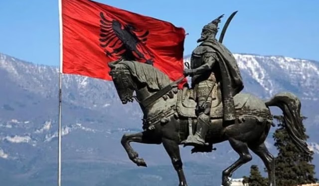 Në Paris do të vendoset një kopje e monumentit të Skënderbeut që ndodhet në Tiranë