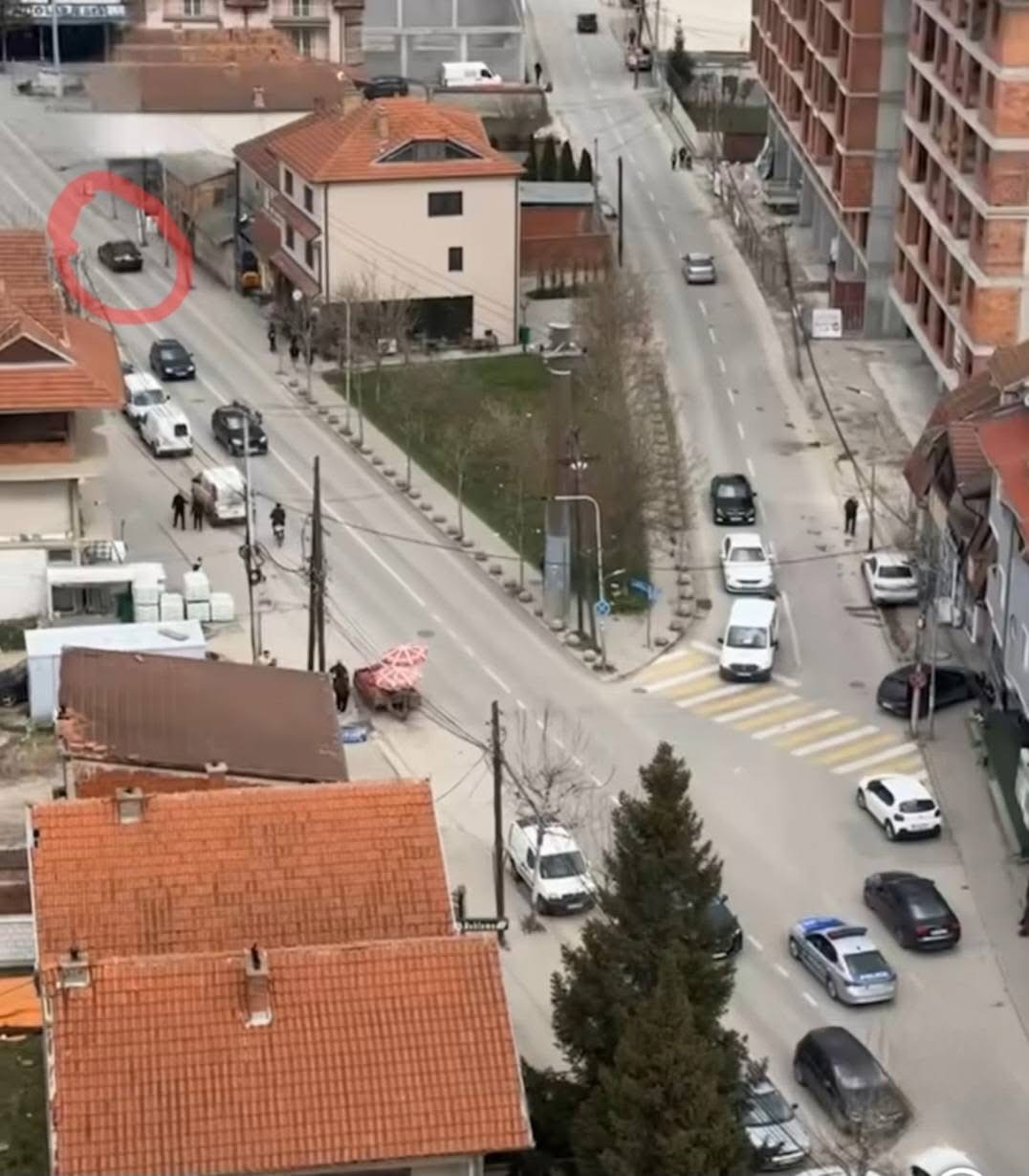 Ferizaj: 18-vjeçari nuk ndalet në shenjën e policisë dhe shkakton aksident, godet një furrë buke