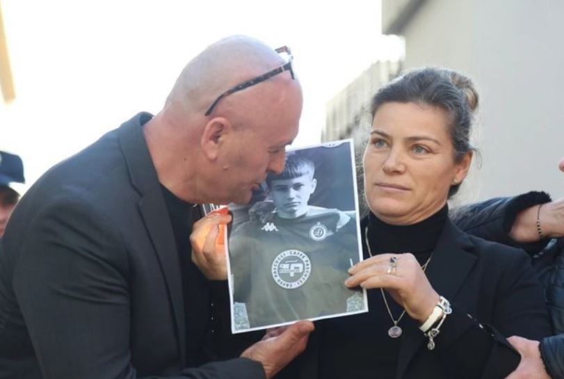 Familja Cani kundër përdorimit politik të tragjedisë: “Martini nuk u vra nga TikTok, por nga dështimi i sistemit”