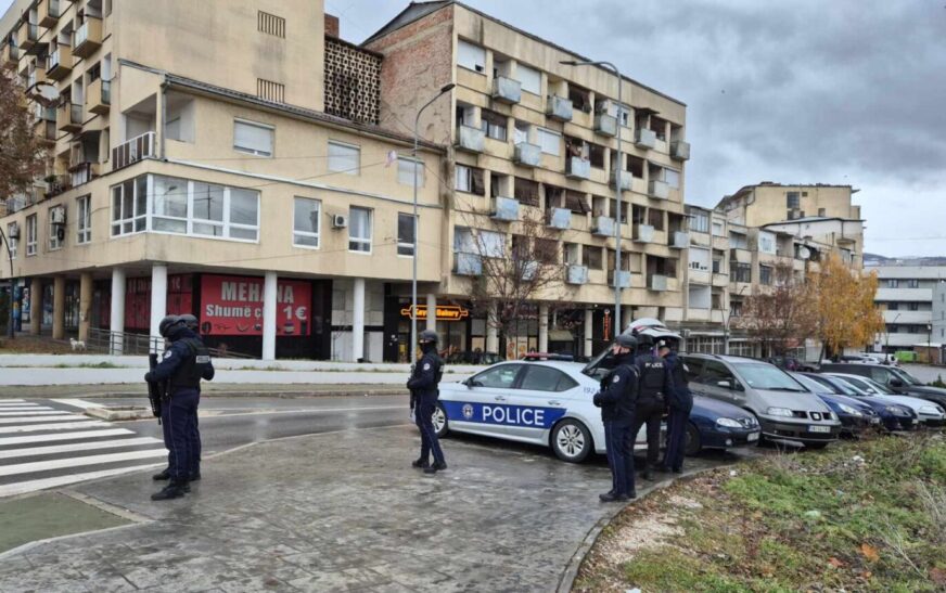 Policia e Kosovës aksion në veri dhe jug të Mitrovicës, cak kontrabanda me armë dhe municion