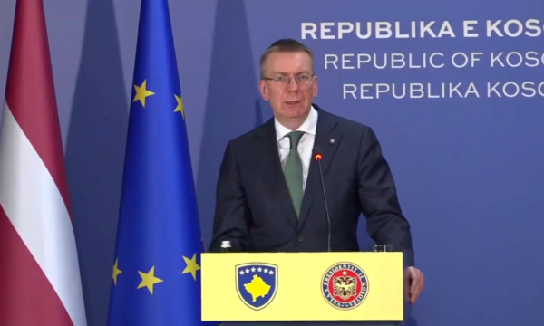 Presidenti i Letonisë: Masat ndaj Kosovës duhet të hiqen – sa më herët, aq më mirë