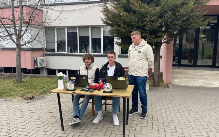Aksion protestues i studentëve, kërkojnë hapësira për aktivitete kulturore dhe artistike
