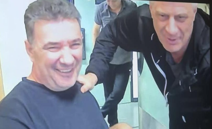 Specialja e shfrytëzon foton që u publikua Ditën e Pavarësisë për t’ia vazhduar paraburgimin Thaçit