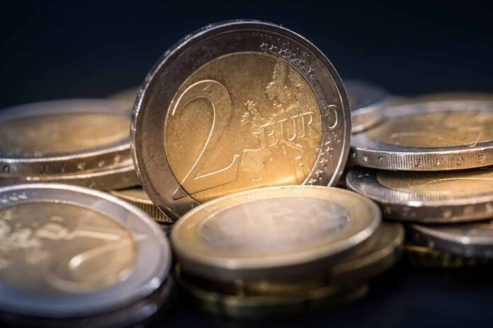 Shqetësuese: Në Kosovë paratë falso po shiten me çmim të lirë, me 20 euro merr 1, 650 euro