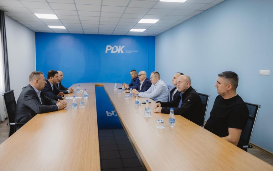 Krasniqi pret drejtuesit e OVL-së: E kanë mbështetjen e plotë të PDK-së për kërkesat e tyre