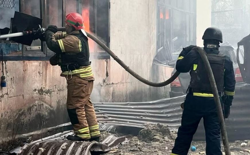 Masakër në Krivi Rih: Sulmi raketor rus vret 14 persona, mes tyre gjashtë fëmijë – Zelensky kërkon më shumë trysni ndaj Moskës