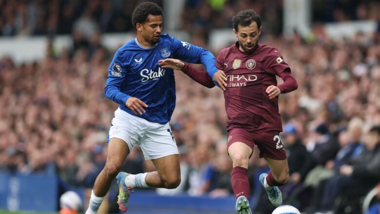 Everton nuk ia del, Man City merr fitore në çastet e fundit