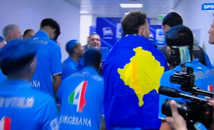 Rrahmani, “Dardan” i vërtetë – feston Scudetton i mbështjellë me flamurin e Kosovës