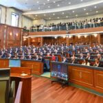 rrezohet-pretendimi-i-vv-se:-deputetet-s’jane-obliguar-nga-kushtetuesja-te-marrin-pjese-ne-votim
