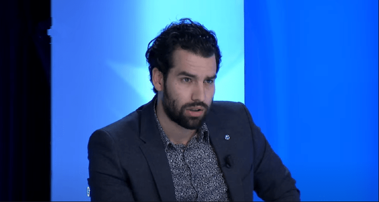 Dibran Hoxha tregon se çka fliste deputeti i Vetëvendosjes në telefon: Nuk i kemi numrat, as ata nuk i kanë numrat