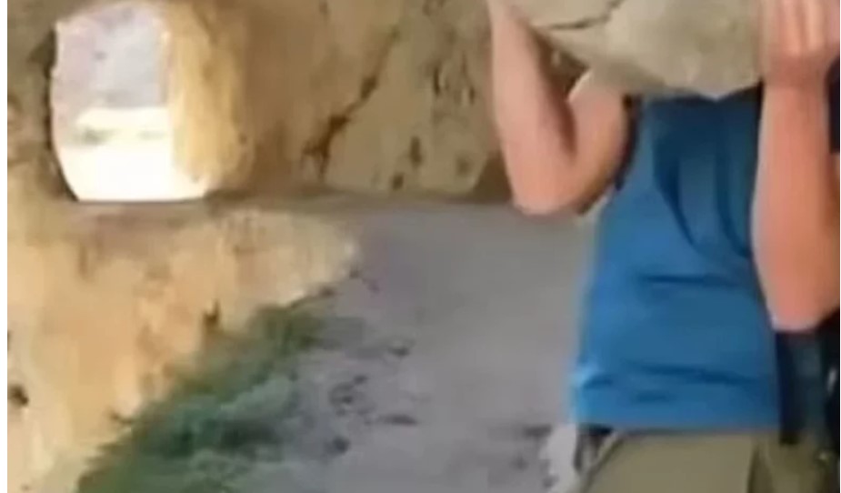 Burri hodhi gurin në parkun e famshëm spanjoll, mund të dënohet me 200.000 euro gjobë