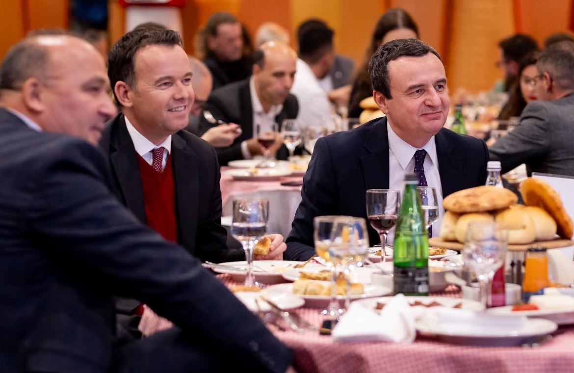 “Darkën e Lamës” që e organizoi Peci i kushtoi shtetit shtrenjtë, një duaj kasht u pagua 8 euro e 20 centë