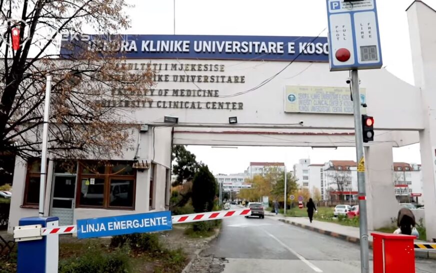“Ndëshkimi” i pacientëve: QKUK fiton 84 mijë euro prej parkingut për katër muaj
