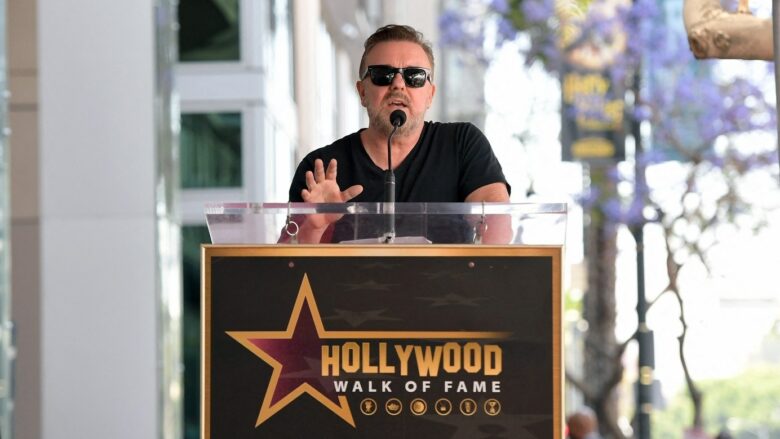 Ricky Gervais nderohet me një yll në Bulevardin e Famës në Hollywood