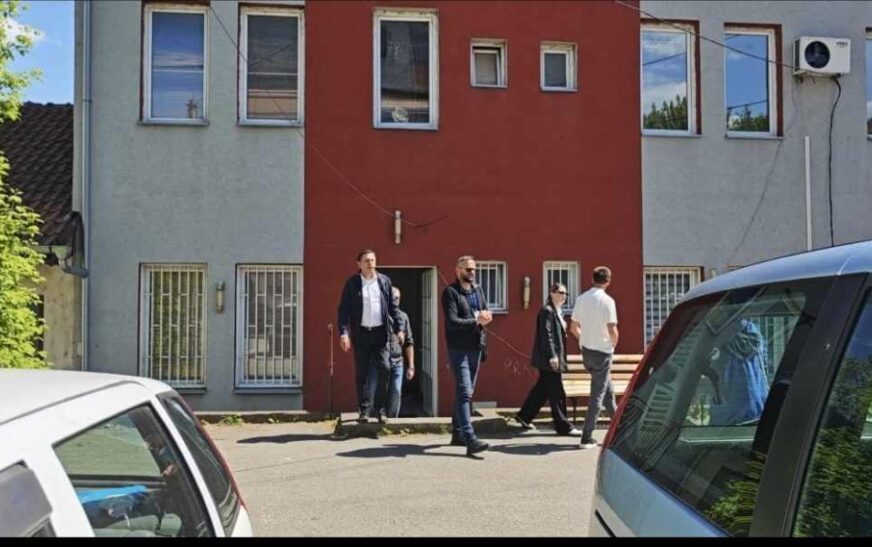 Mbyllen edhe tri institucione të tjera serbe në veri