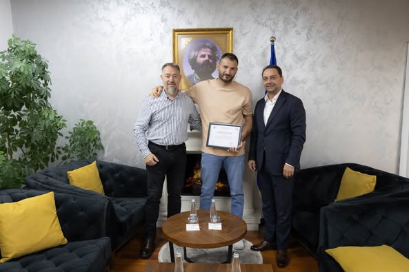 Mirënjohje për kontributin e Esat Shalës në dokumentimin e krimeve gjatë luftës në Kosovë